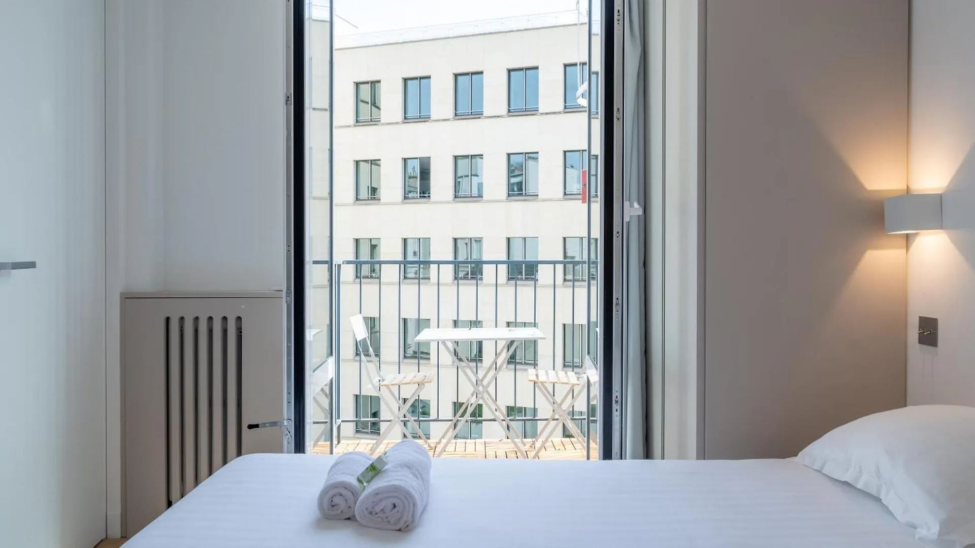 Lavie Maison : A C & Eiffel Tower View Paris