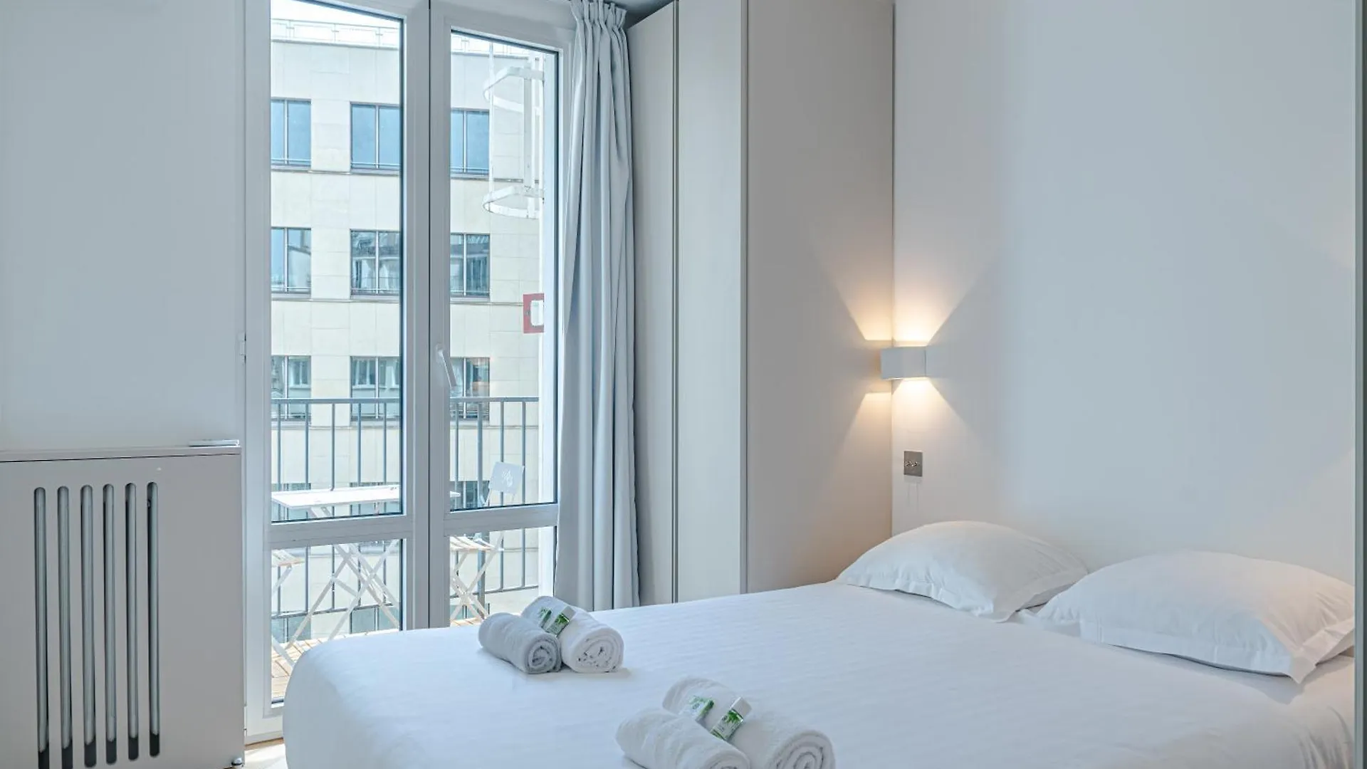 Lavie Maison : A C & Eiffel Tower View *