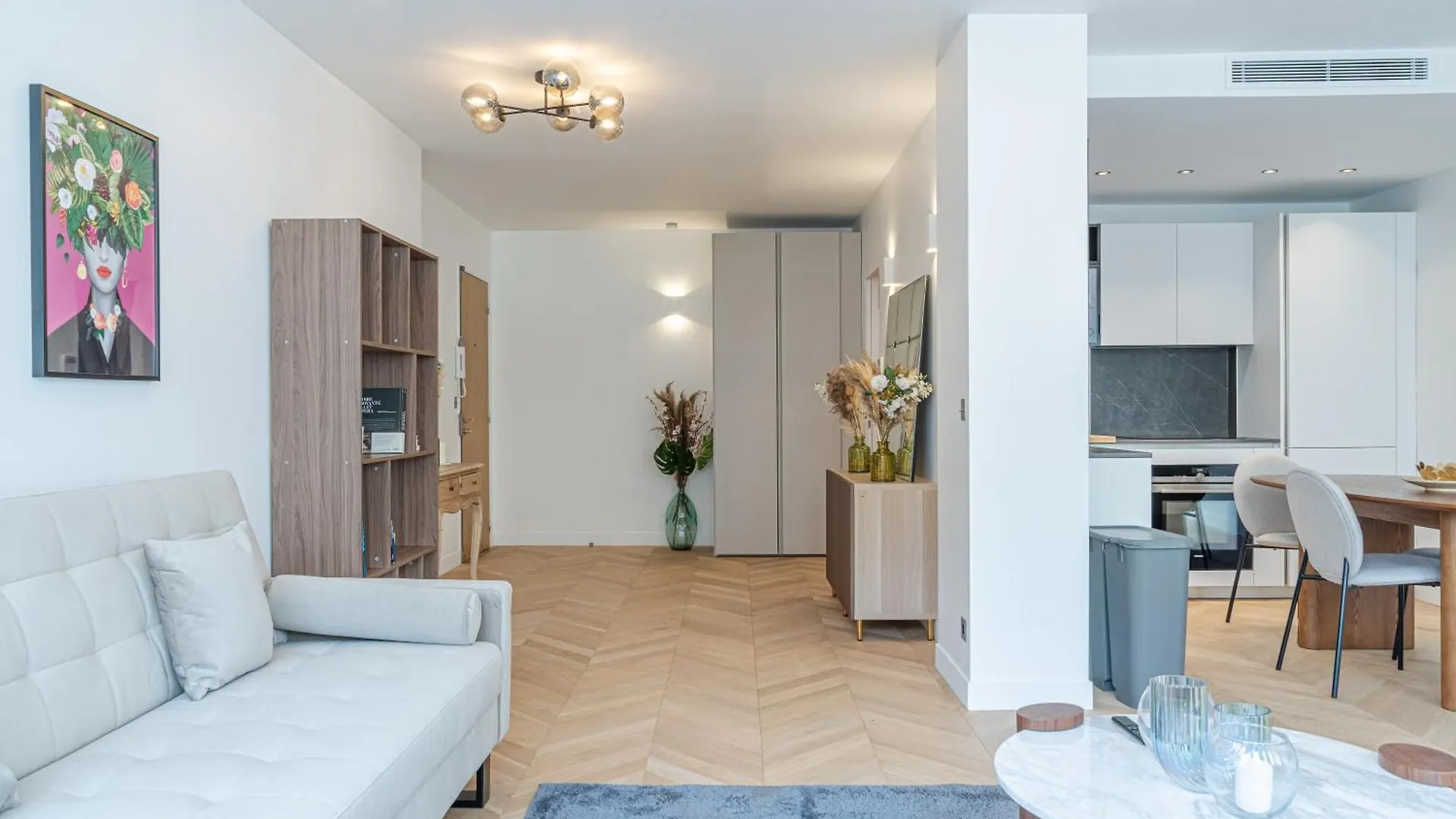 Apartment Lavie Maison : A C & Eiffel Tower View