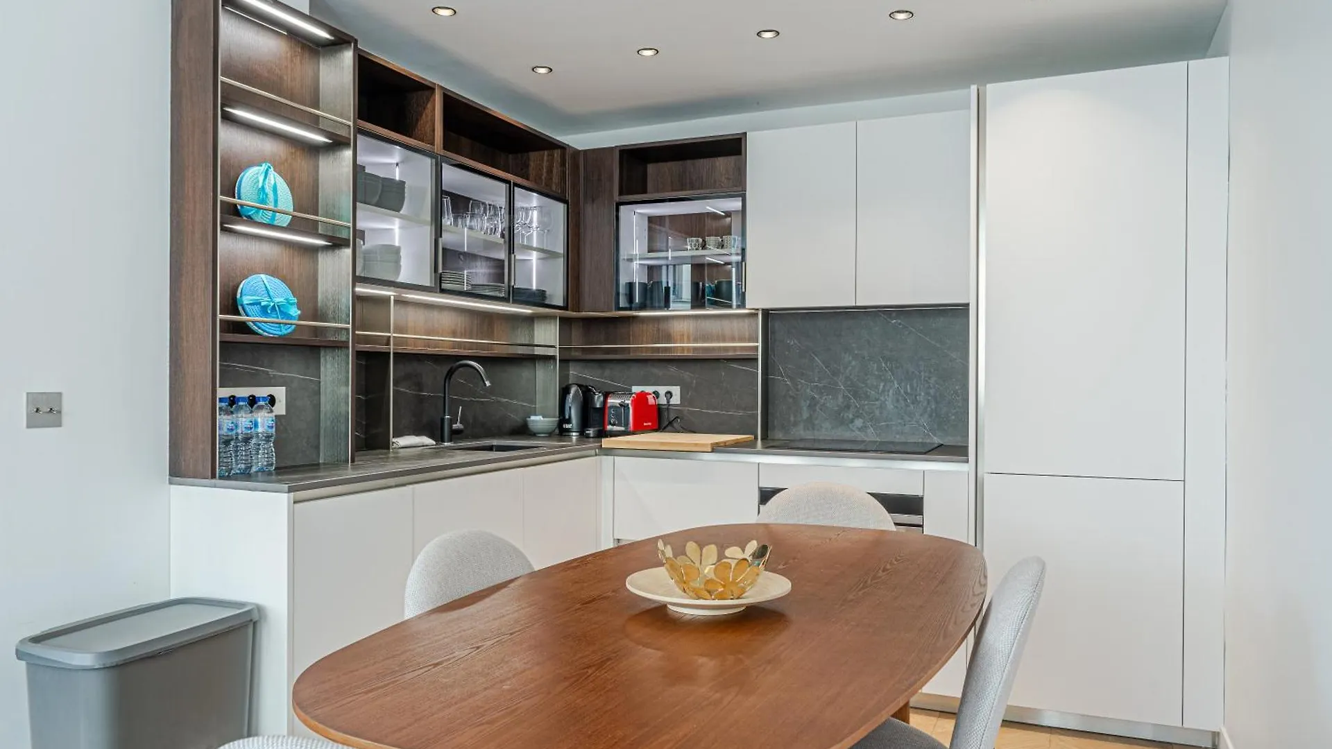 Lavie Maison : A C & Eiffel Tower View *