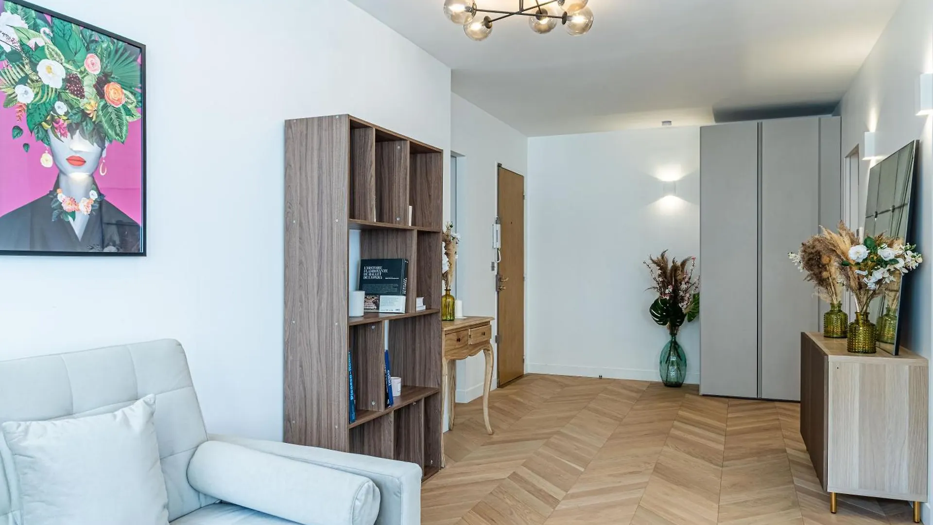 Apartment Lavie Maison : A C & Eiffel Tower View Paris